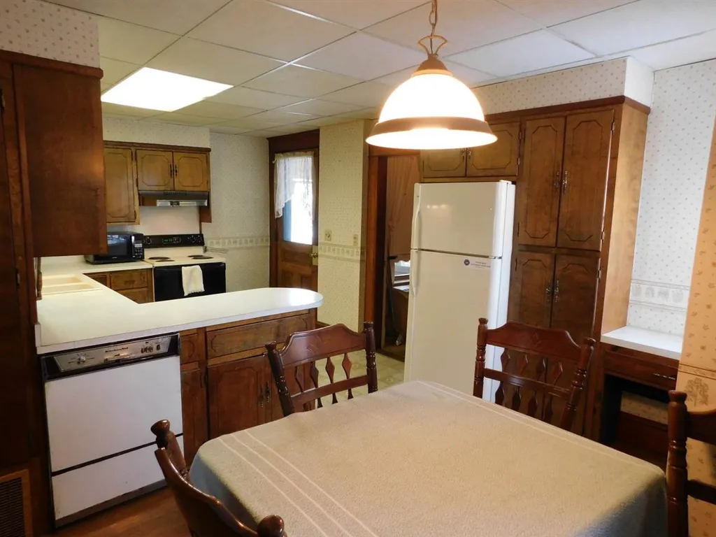 158 Mount Pleasant Street St. Johnsbury VT 05819-8