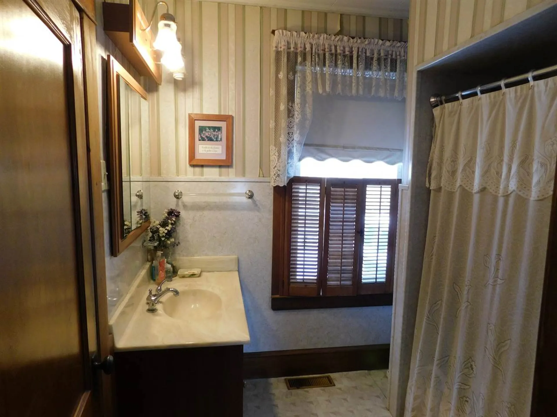 158 Mount Pleasant Street St. Johnsbury VT 05819-8