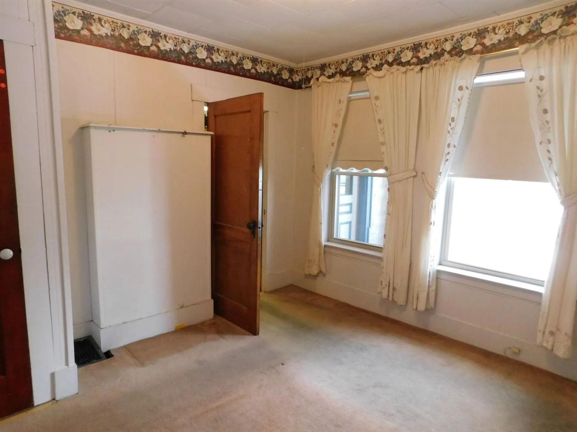 158 Mount Pleasant Street St. Johnsbury VT 05819-8