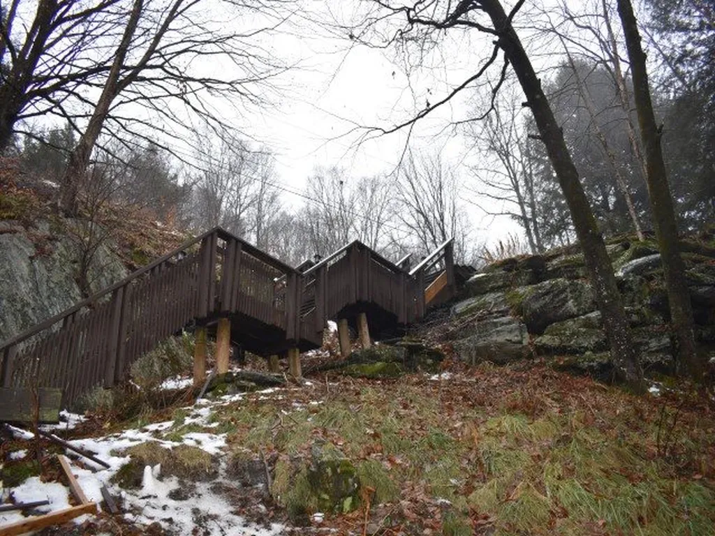 242 Cedarwood Road Stockbridge VT 05772