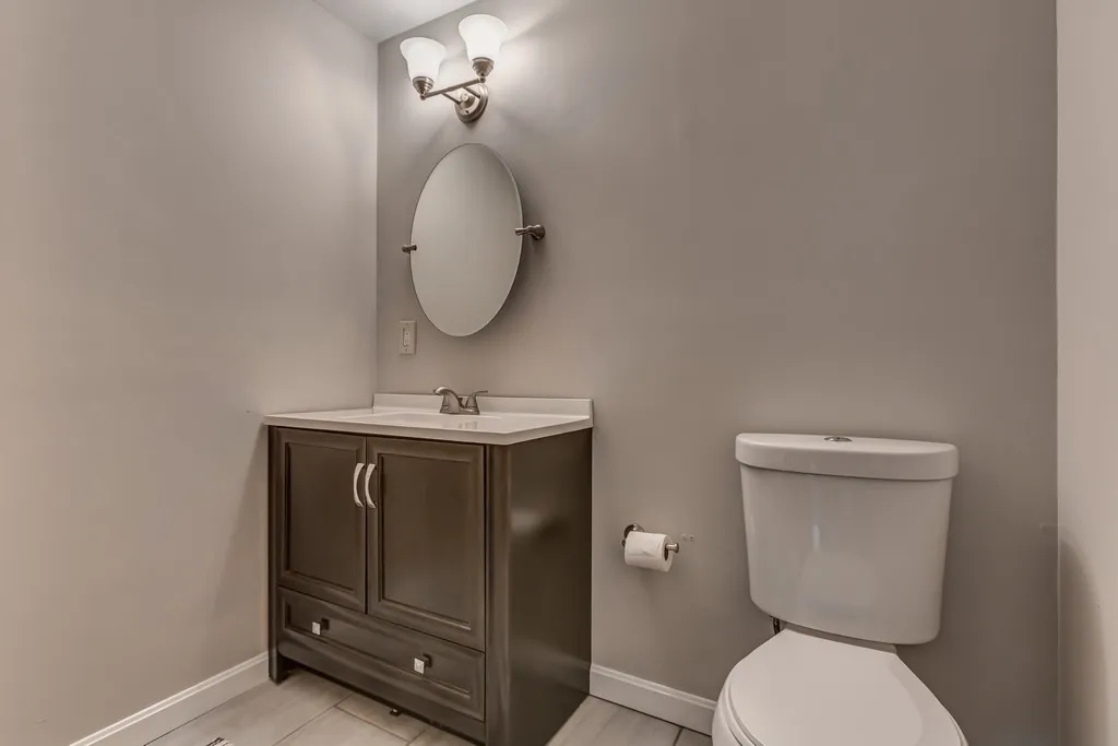 13 Barisano Way Nashua NH 03063