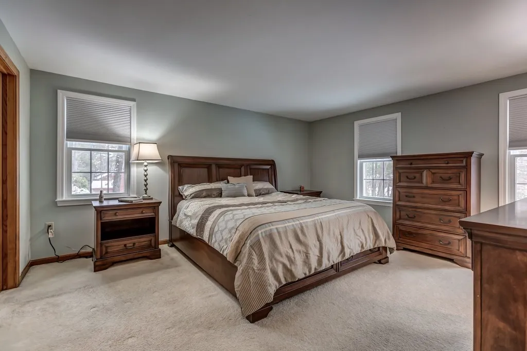 13 Barisano Way Nashua NH 03063