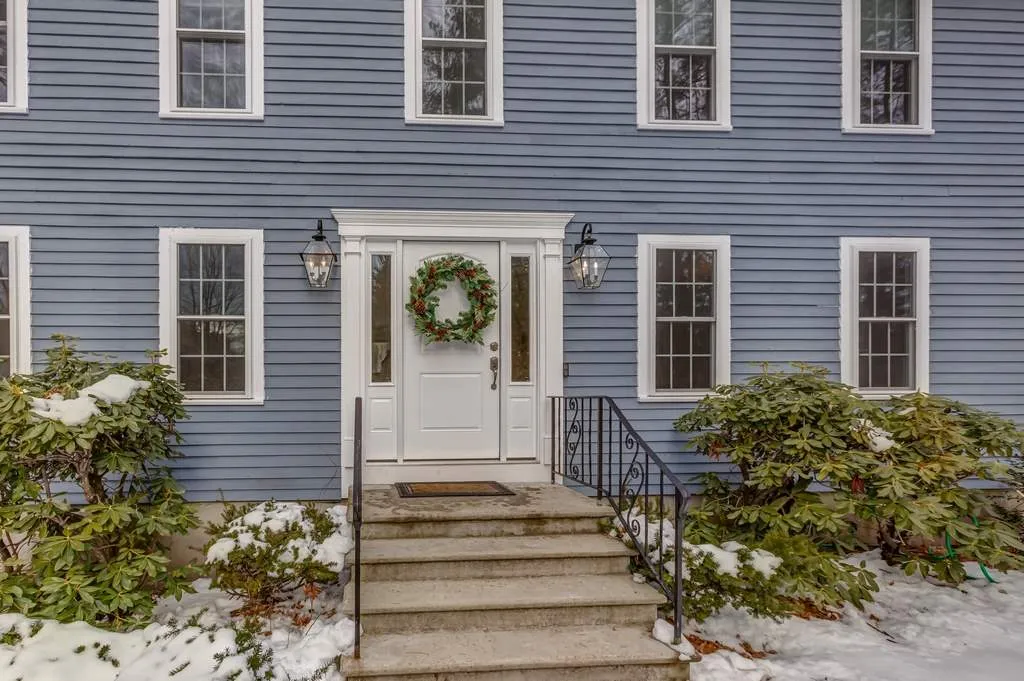 13 Barisano Way Nashua NH 03063