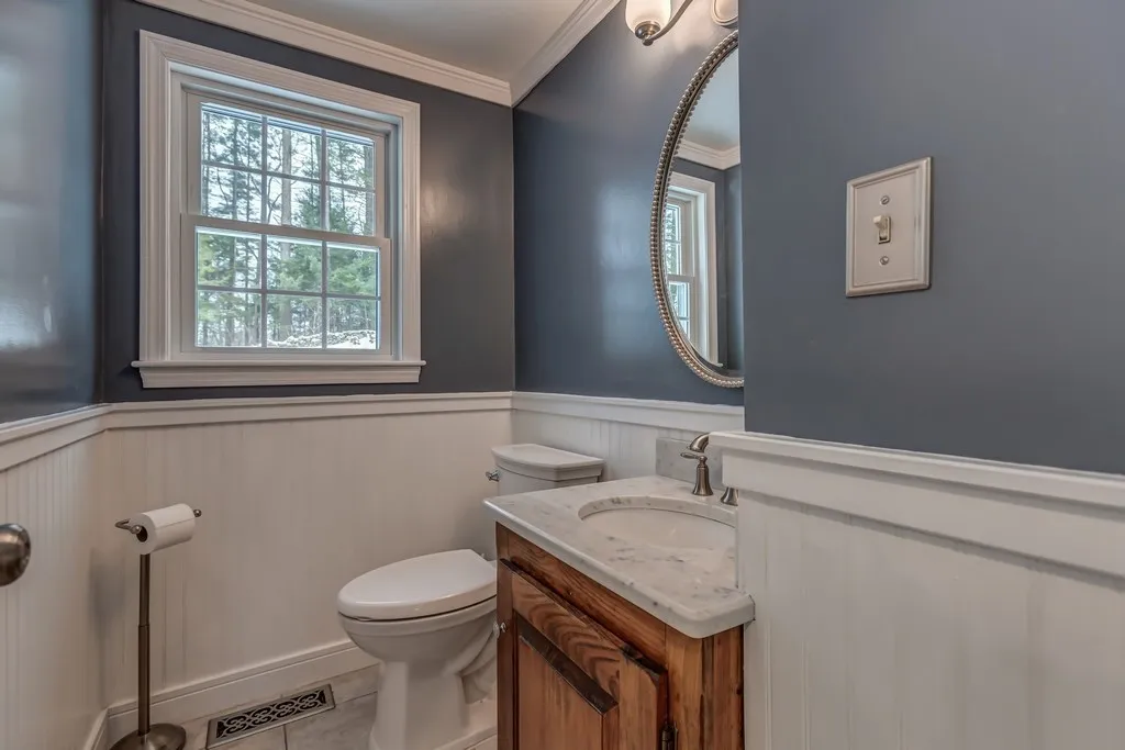 13 Barisano Way Nashua NH 03063