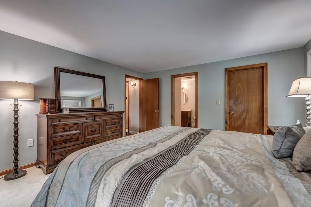 13 Barisano Way Nashua NH 03063