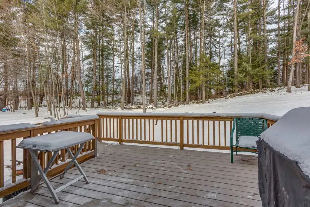 13 Barisano Way Nashua NH 03063