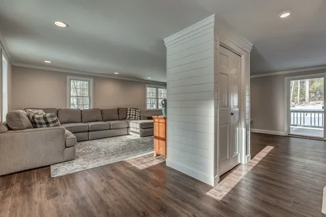 13 Barisano Way Nashua NH 03063