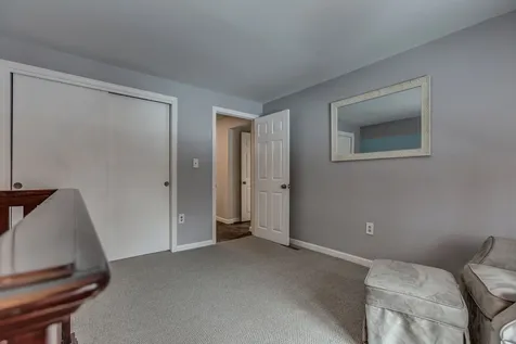 13 Barisano Way Nashua NH 03063
