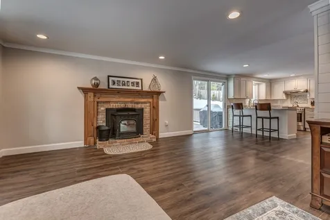 13 Barisano Way Nashua NH 03063