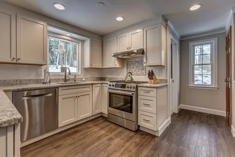 13 Barisano Way Nashua NH 03063