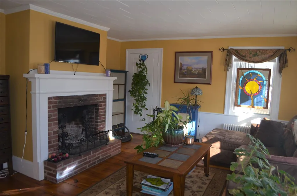 294 Western Avenue Henniker NH 03242