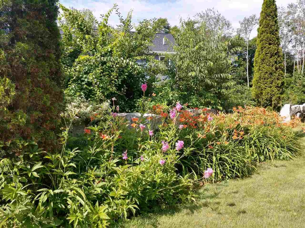 294 Western Avenue Henniker NH 03242