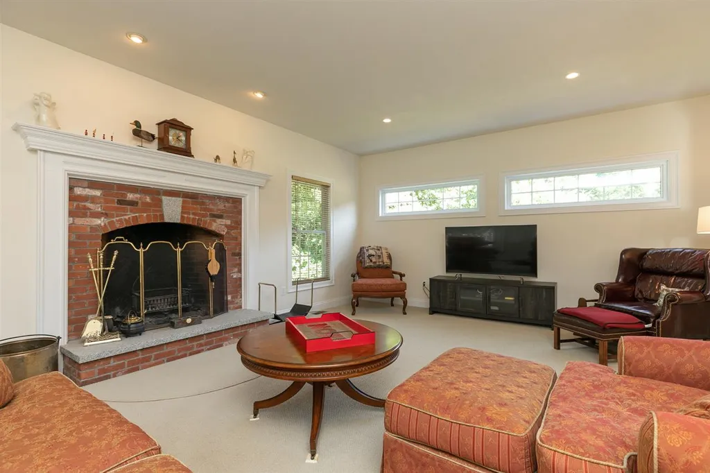 222 Middle Road Brentwood NH 03833