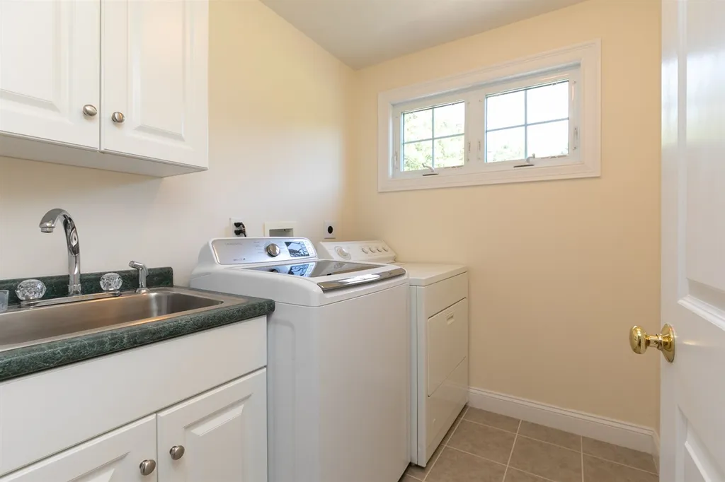 222 Middle Road Brentwood NH 03833