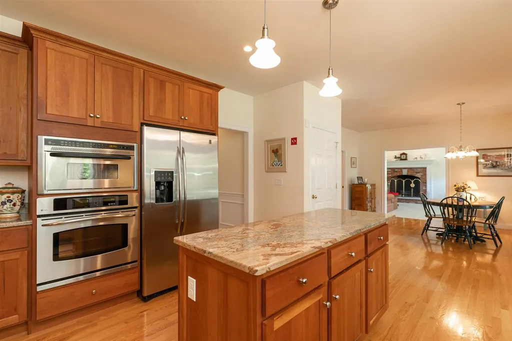 222 Middle Road Brentwood NH 03833