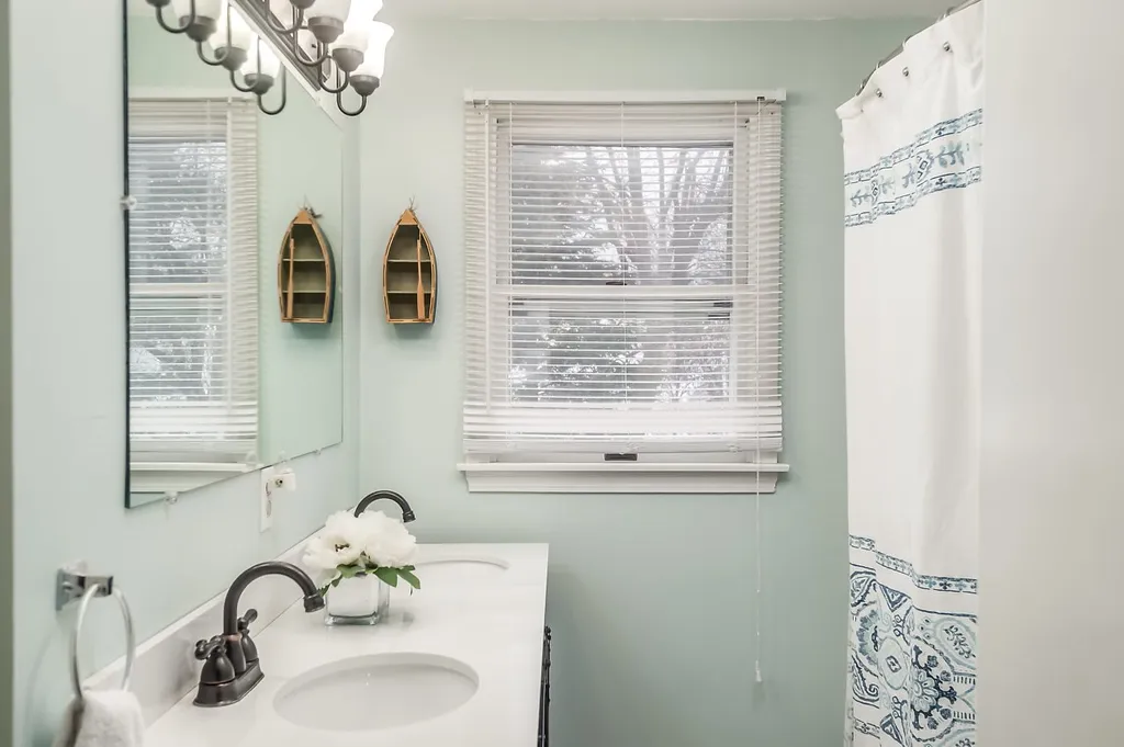 22 Swain Road Gilford NH 03249