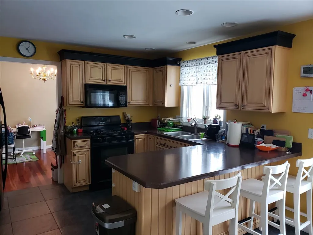 14 Normandy Way Nashua NH 03063
