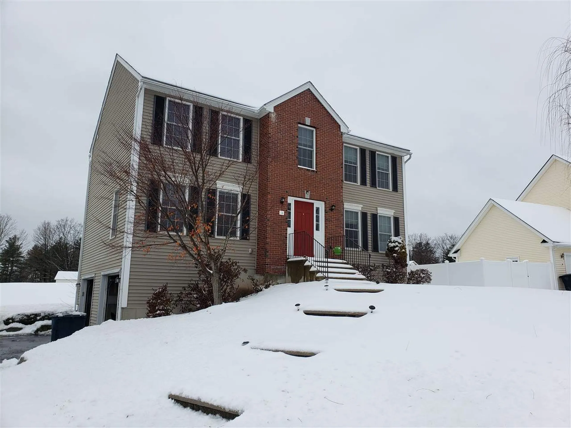 14 Normandy Way Nashua NH 03063