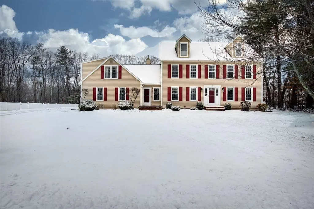 12 Equestrian Road Salem NH 03079