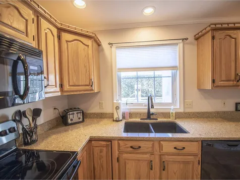92 Woodrose Lane Colchester VT 05446