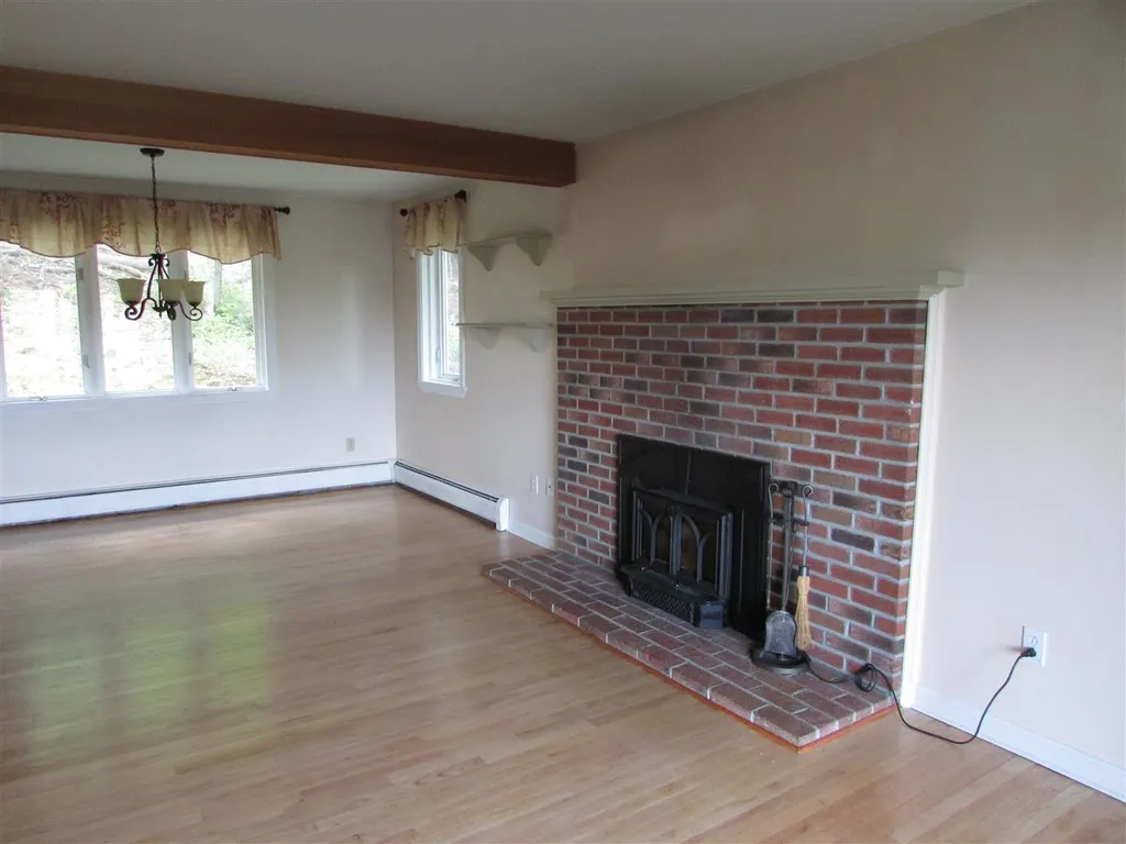 98 Algonquin Road Enfield NH 03748