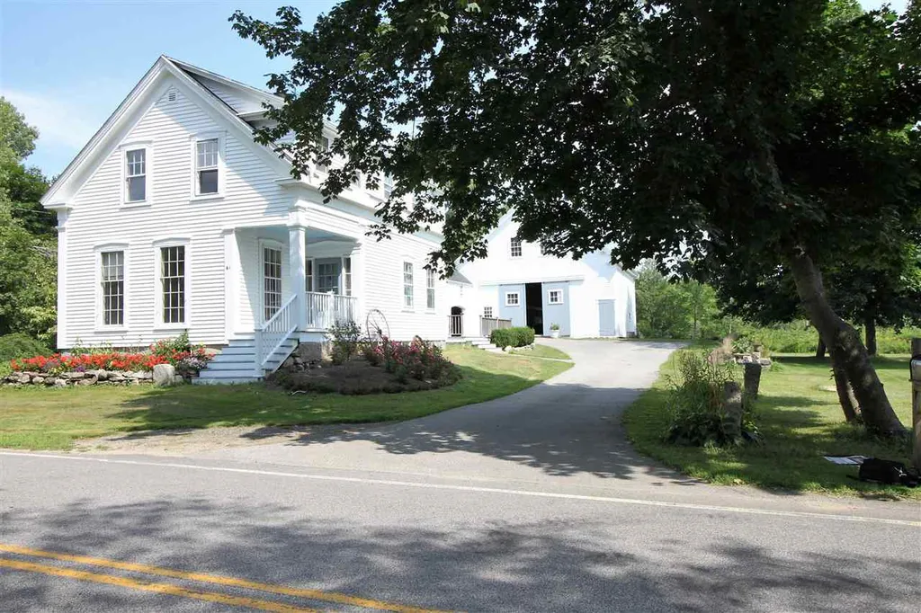 61 Woodland Road North Hampton NH 03862