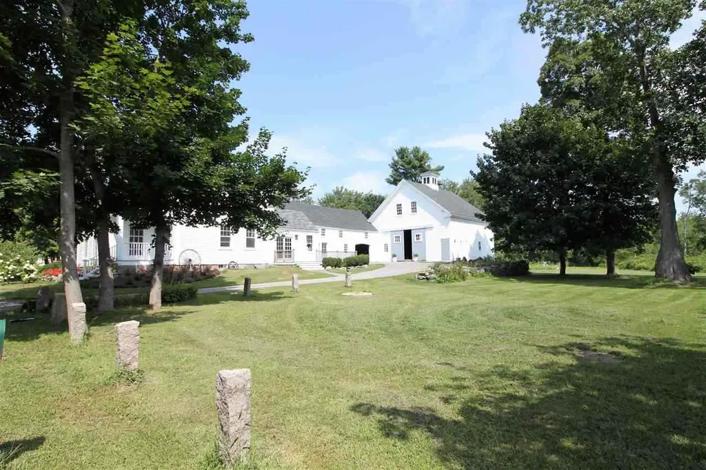 61 Woodland Road North Hampton NH 03862