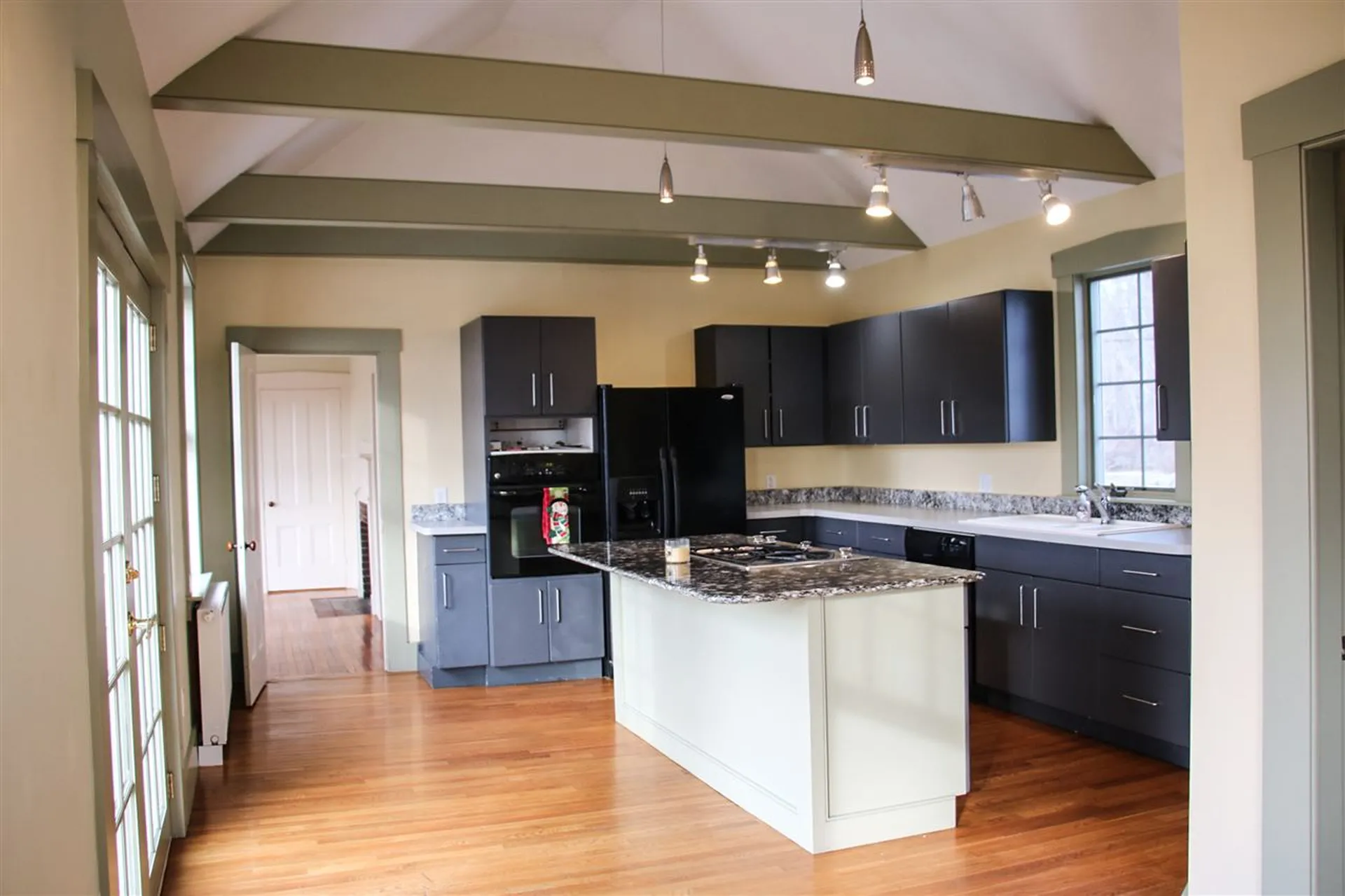 61 Woodland Road North Hampton NH 03862