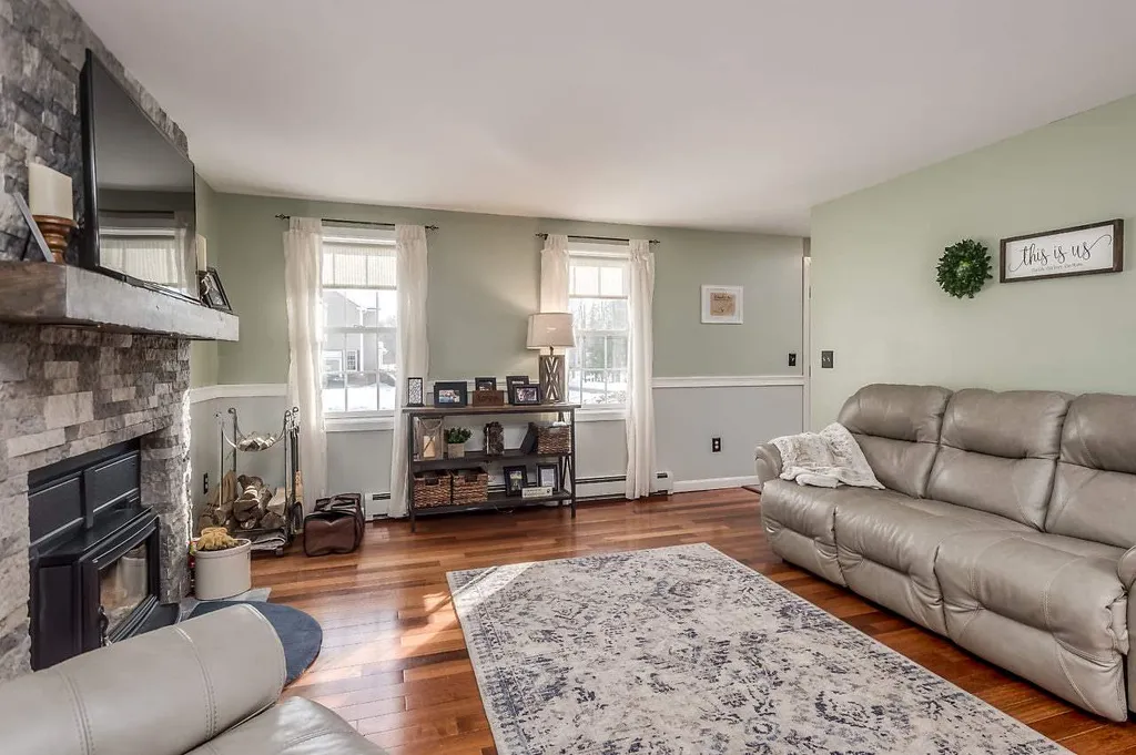 33 Pray Street Rochester NH 03868