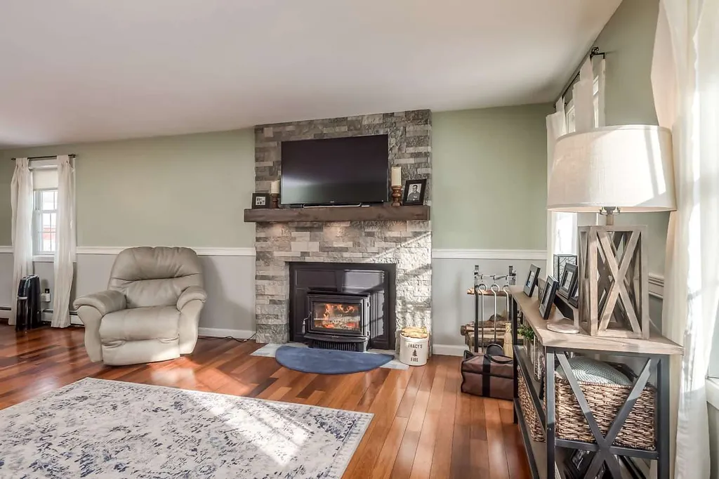 33 Pray Street Rochester NH 03868
