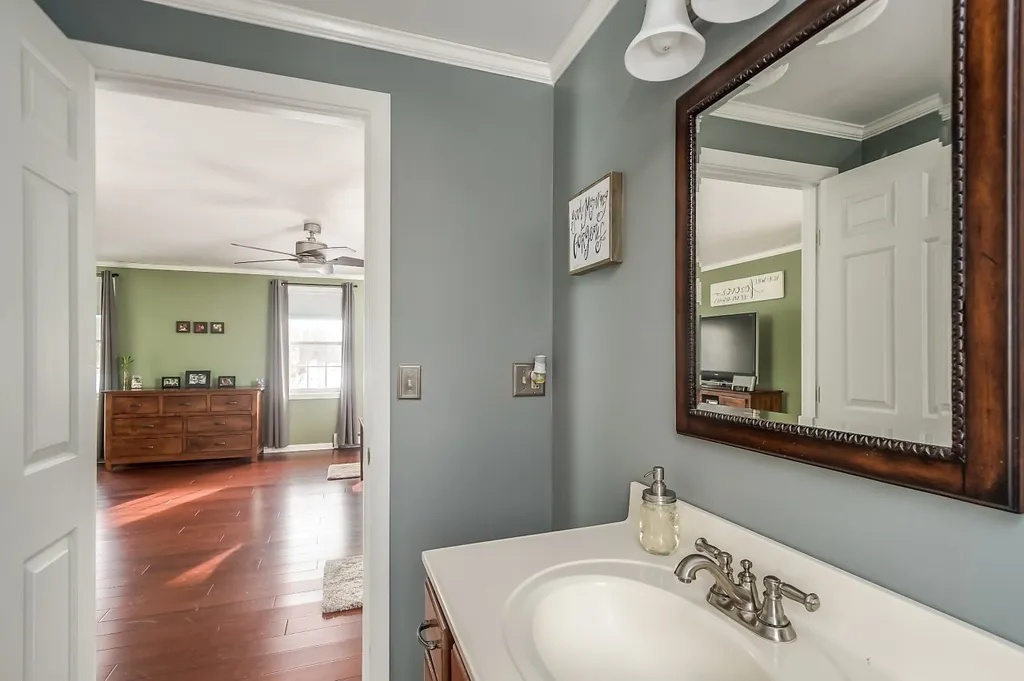 33 Pray Street Rochester NH 03868