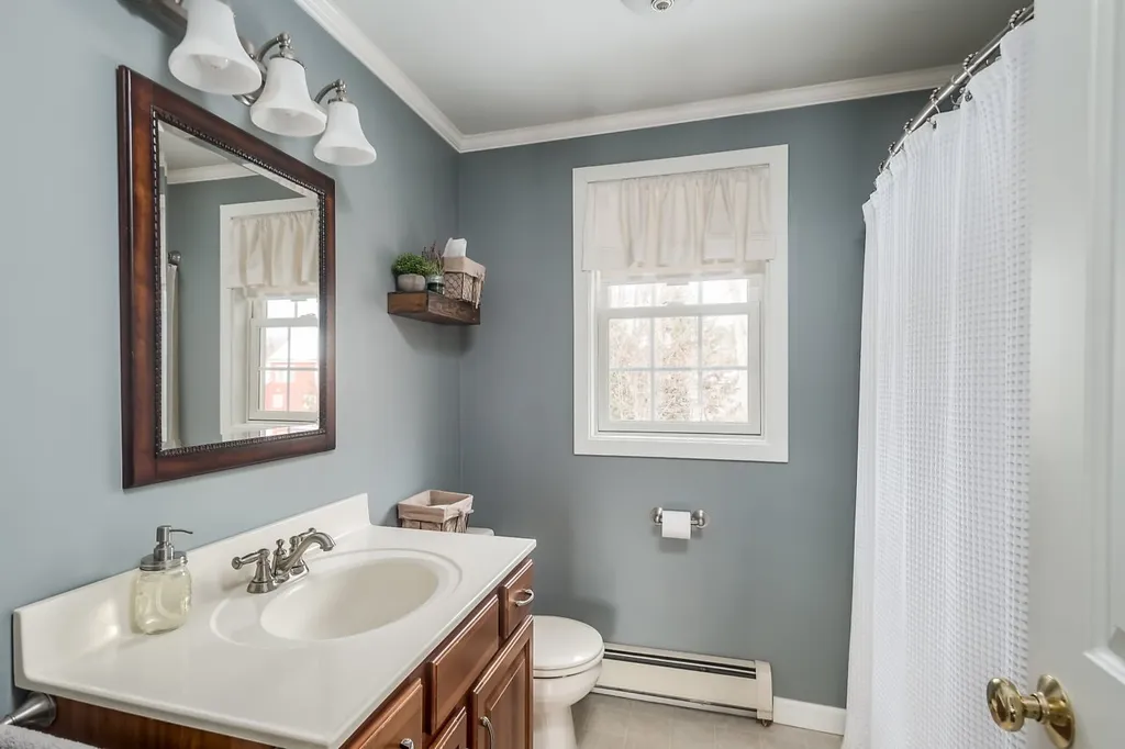 33 Pray Street Rochester NH 03868