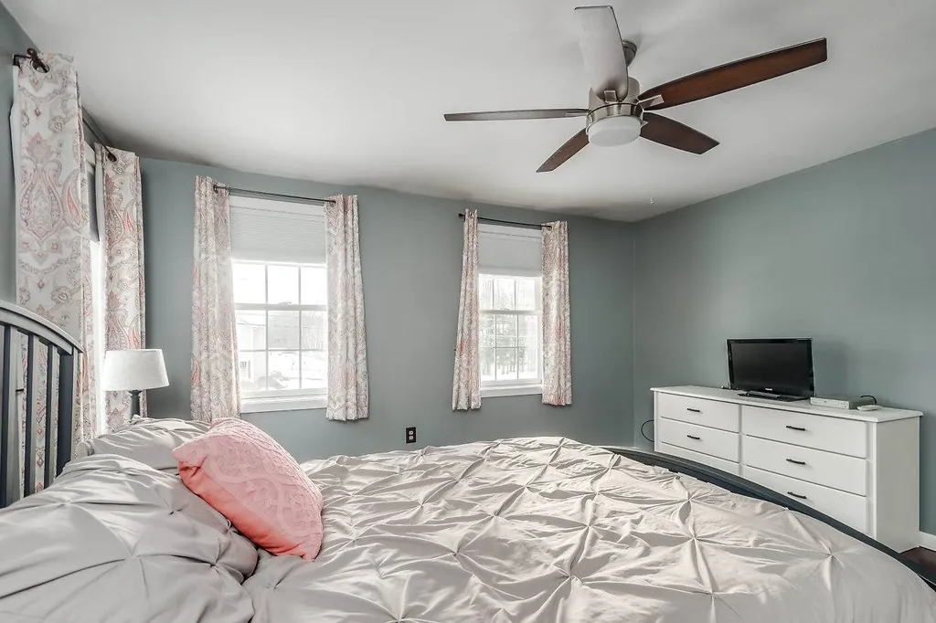 33 Pray Street Rochester NH 03868