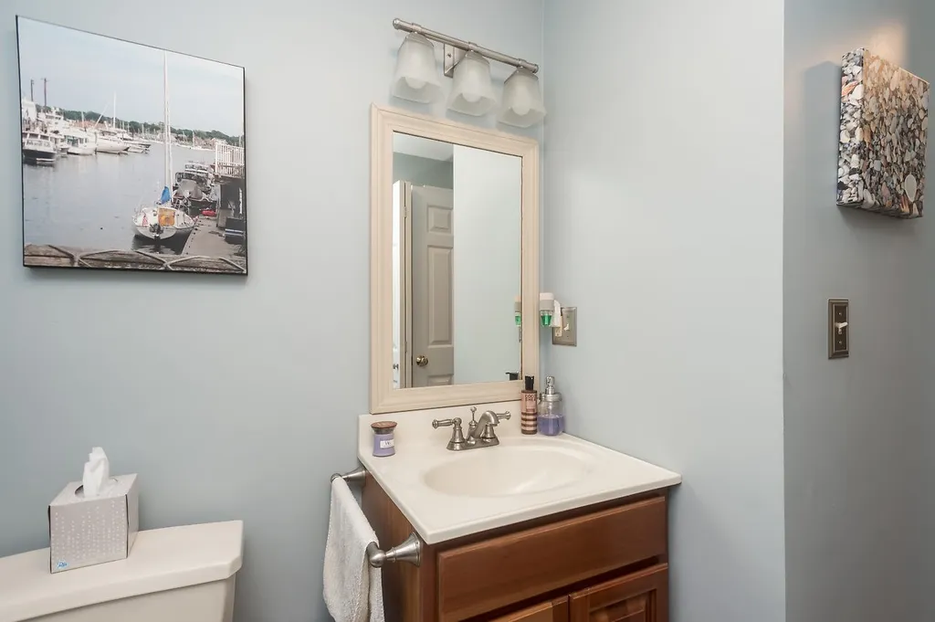 33 Pray Street Rochester NH 03868