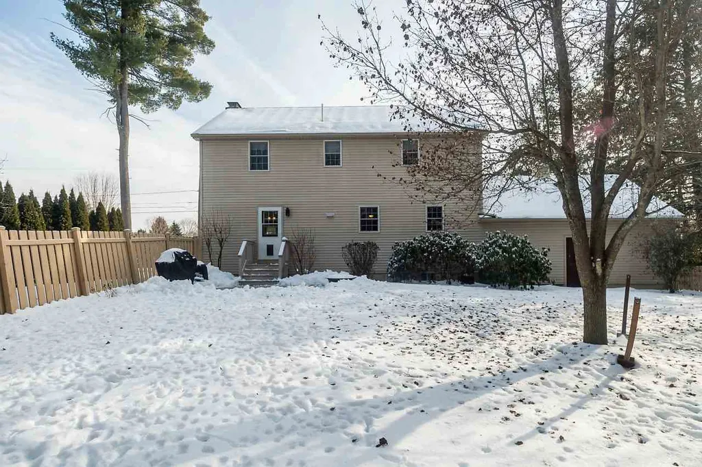 33 Pray Street Rochester NH 03868