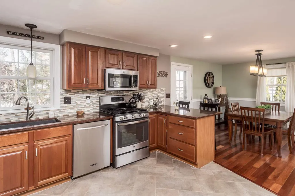 33 Pray Street Rochester NH 03868