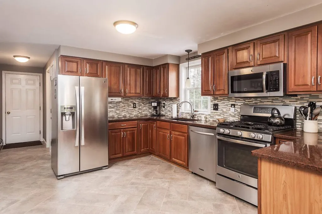 33 Pray Street Rochester NH 03868