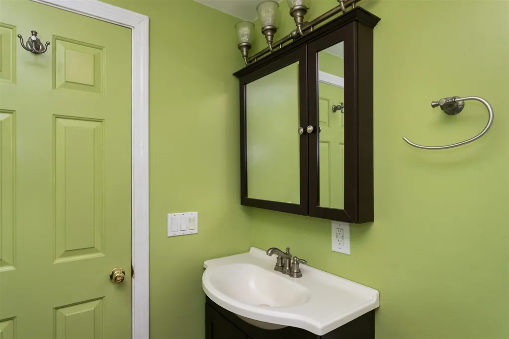 20 Sheepboro Road Rochester NH 03867