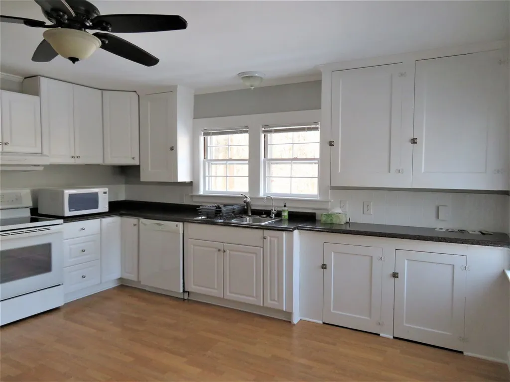 9 Drinkwater Road Exeter NH 03833