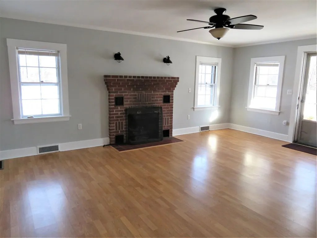 9 Drinkwater Road Exeter NH 03833