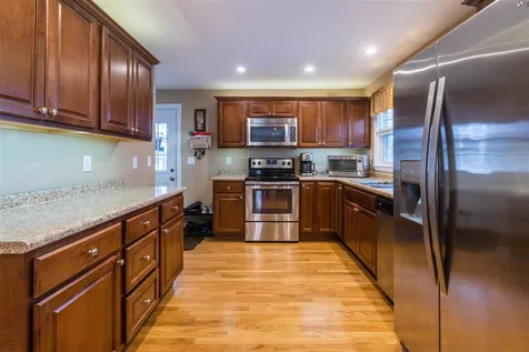 385 Hill Street Manchester NH 03102