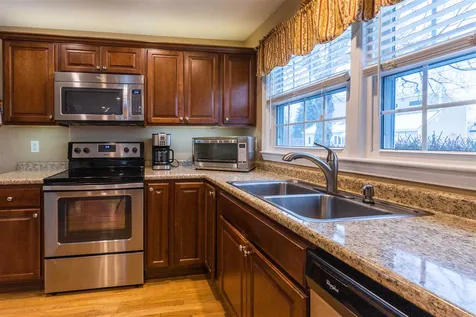 385 Hill Street Manchester NH 03102