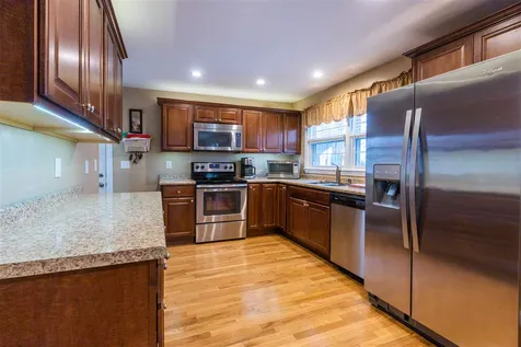 385 Hill Street Manchester NH 03102