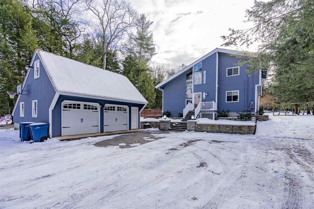 33 Walnut Hill Road Derry NH 03038
