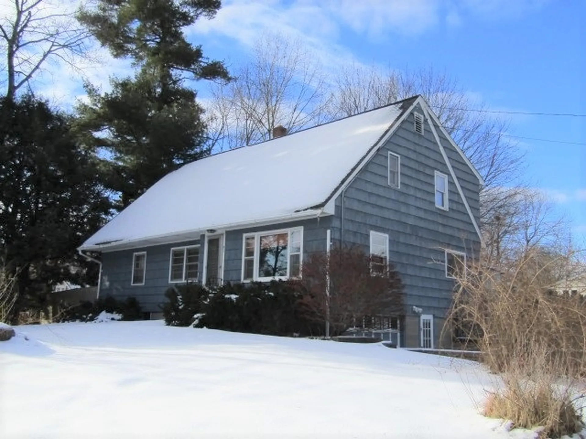 83 Millville Street Salem NH 03079