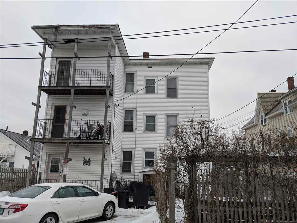 438 Auburn Street Manchester NH 03103