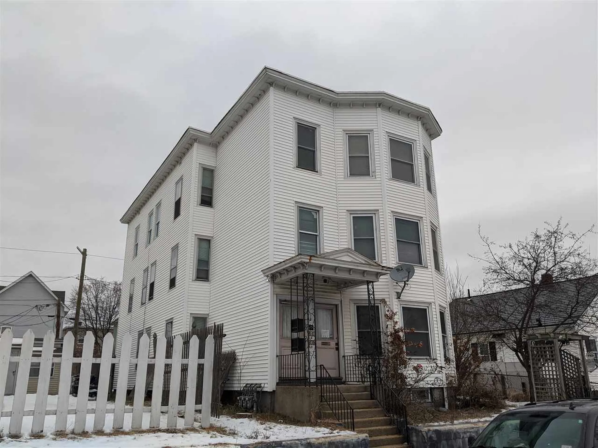 438 Auburn Street Manchester NH 03103