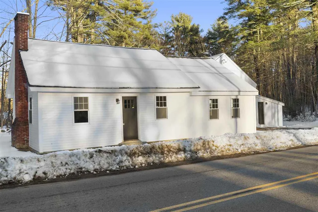 230 Ash Swamp Road Newmarket NH 03857