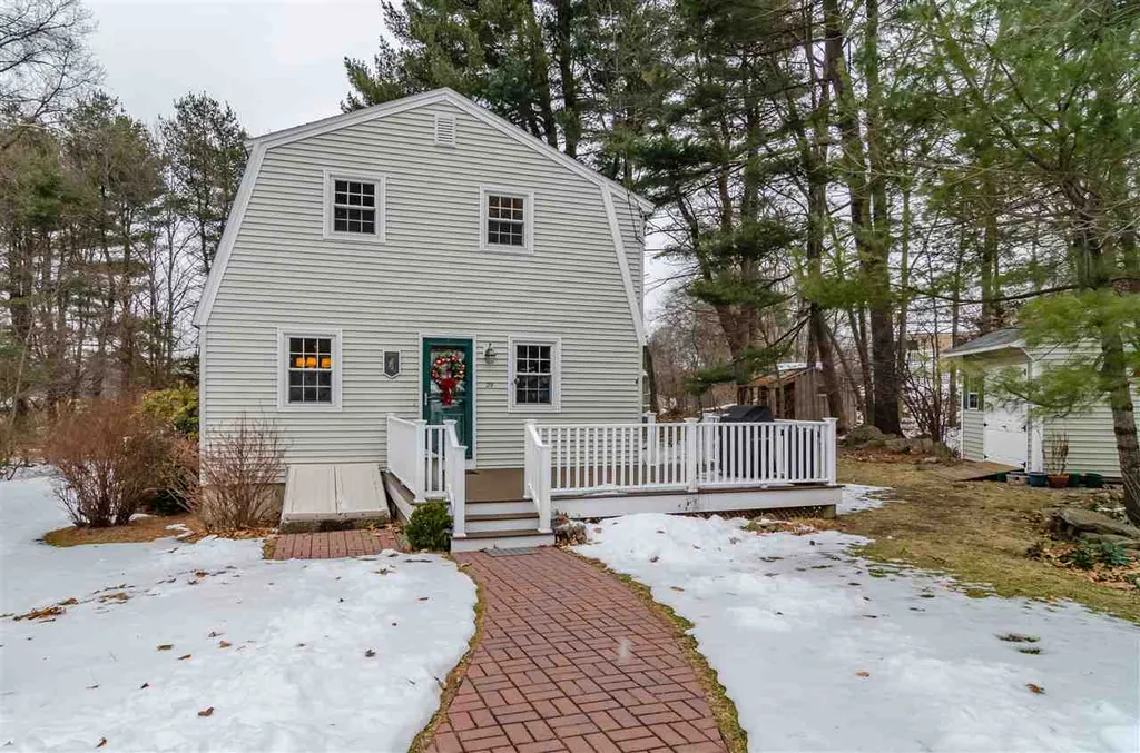 29 Sherwood Circle Salem NH 03079