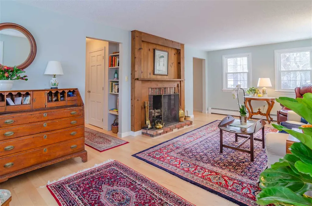 29 Sherwood Circle Salem NH 03079